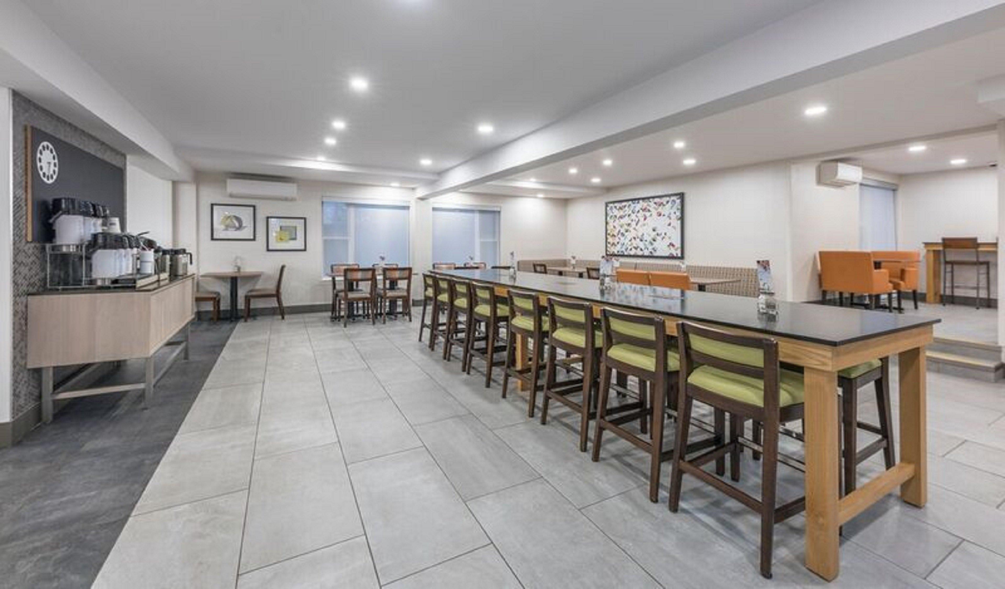 Holiday Inn Express Hotel & Suites Charlottetown By Ihg Exterior foto